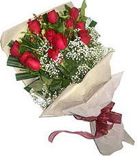 11 adet kirmizi güllerden özel buket  Muş internetten çiçek siparişi 