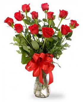 Muş çiçek , çiçekçi , çiçekçilik  12 adet kırmızı güllerden vazo tanzimi