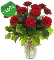 11 adet vazo içerisinde kırmızı gül  Muş online çiçek gönderme sipariş 