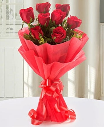 9 adet kırmızı gülden modern buket  Muş İnternetten çiçek siparişi 